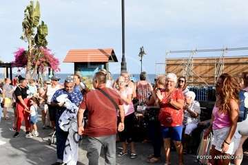 Protesta de vecinos y feriantes (Foto y Antonio Alí)